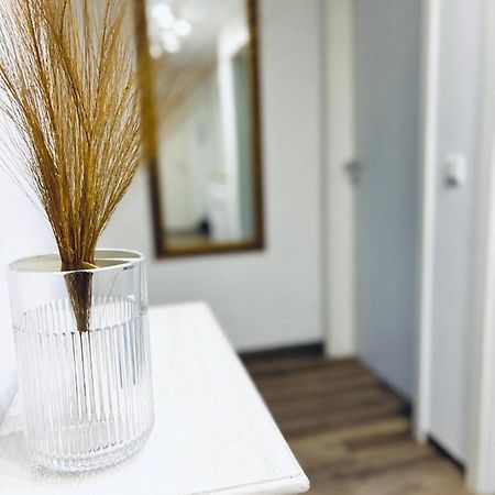 Modernes 3 Zimmer Apartment - Luise- Mit Wlan, Balkon Und Smart-Tv In City-Nahe! Erfurt Kültér fotó