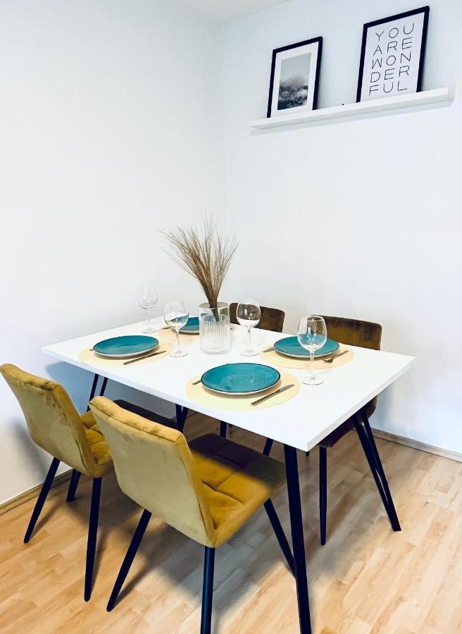 Modernes 3 Zimmer Apartment - Luise- Mit Wlan, Balkon Und Smart-Tv In City-Nahe! Erfurt Kültér fotó